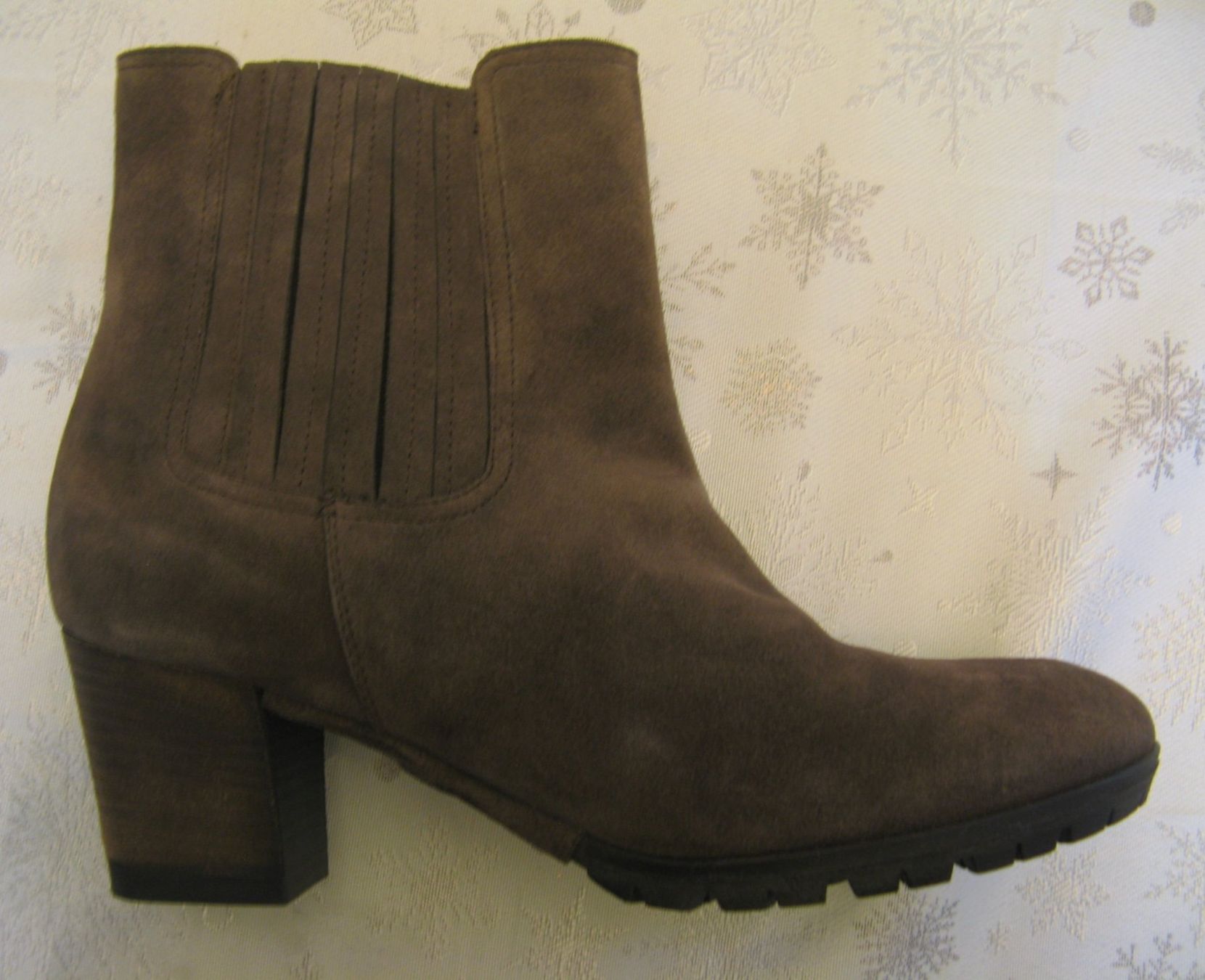 Scarpe da donna: Damenstiefel Wildleder Grösse 41 braun – Nuovo (secondo la descrizione) da Frauenfeld venduto da Interessent1 3