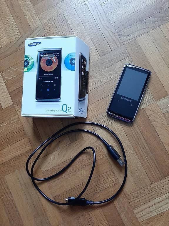 Samsung Lettore multimediale portatile: Lecteur MP3 Samsung YP-Q2 – Usato da Vauderens venduto da vhs_9bym