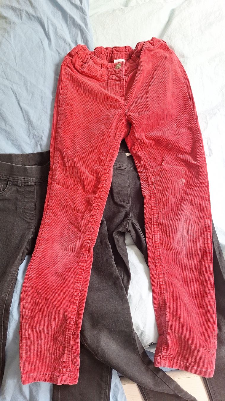 Pantaloni: Rote Mädchen Cordhose, Grösse 128 – Nuovo (secondo la descrizione) da Bern venduto da eveammann
