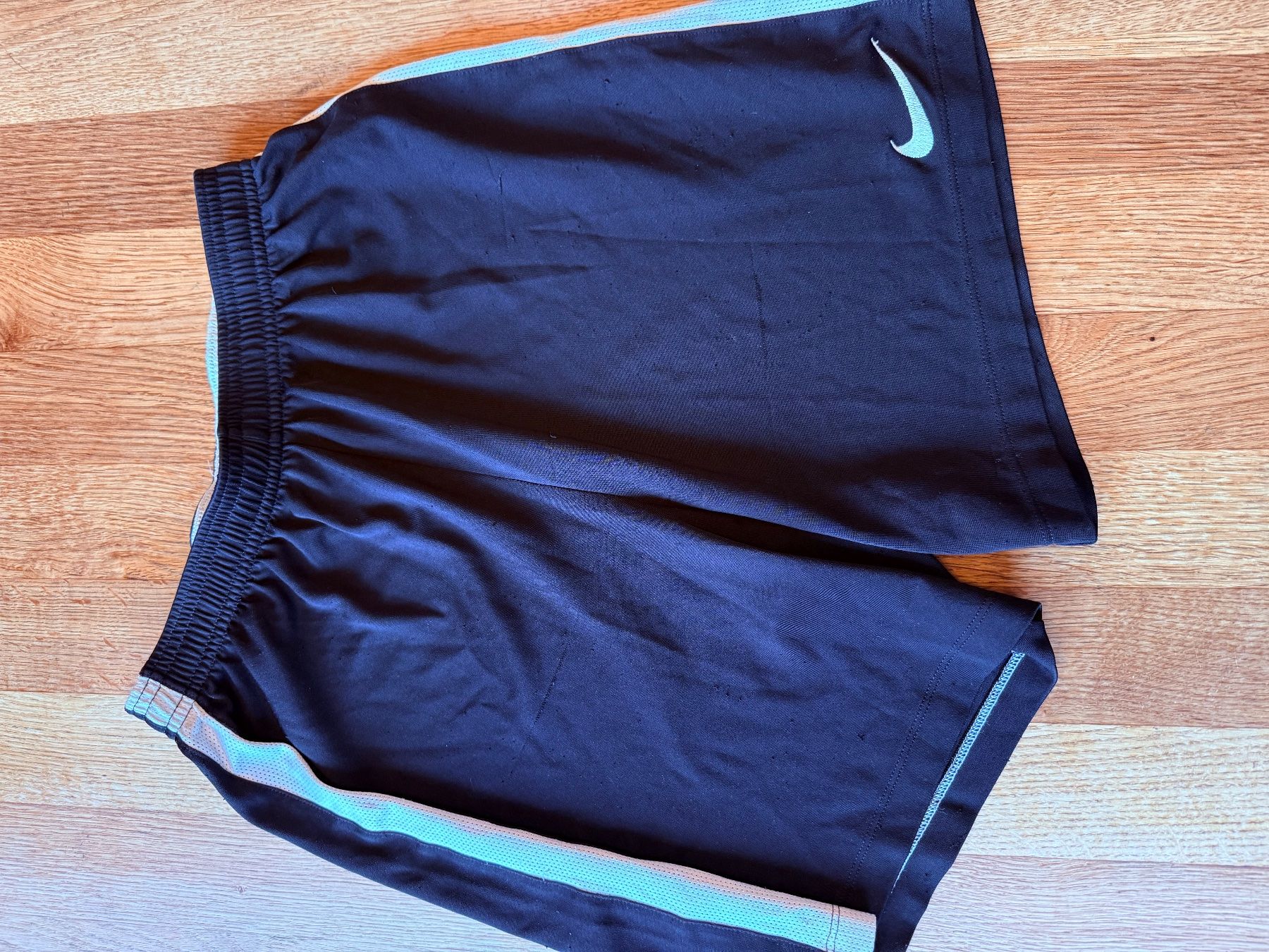 Nike Pantaloni: Nike Sport Shorts – Usato da Ringgenberg BE venduto da MiBa16