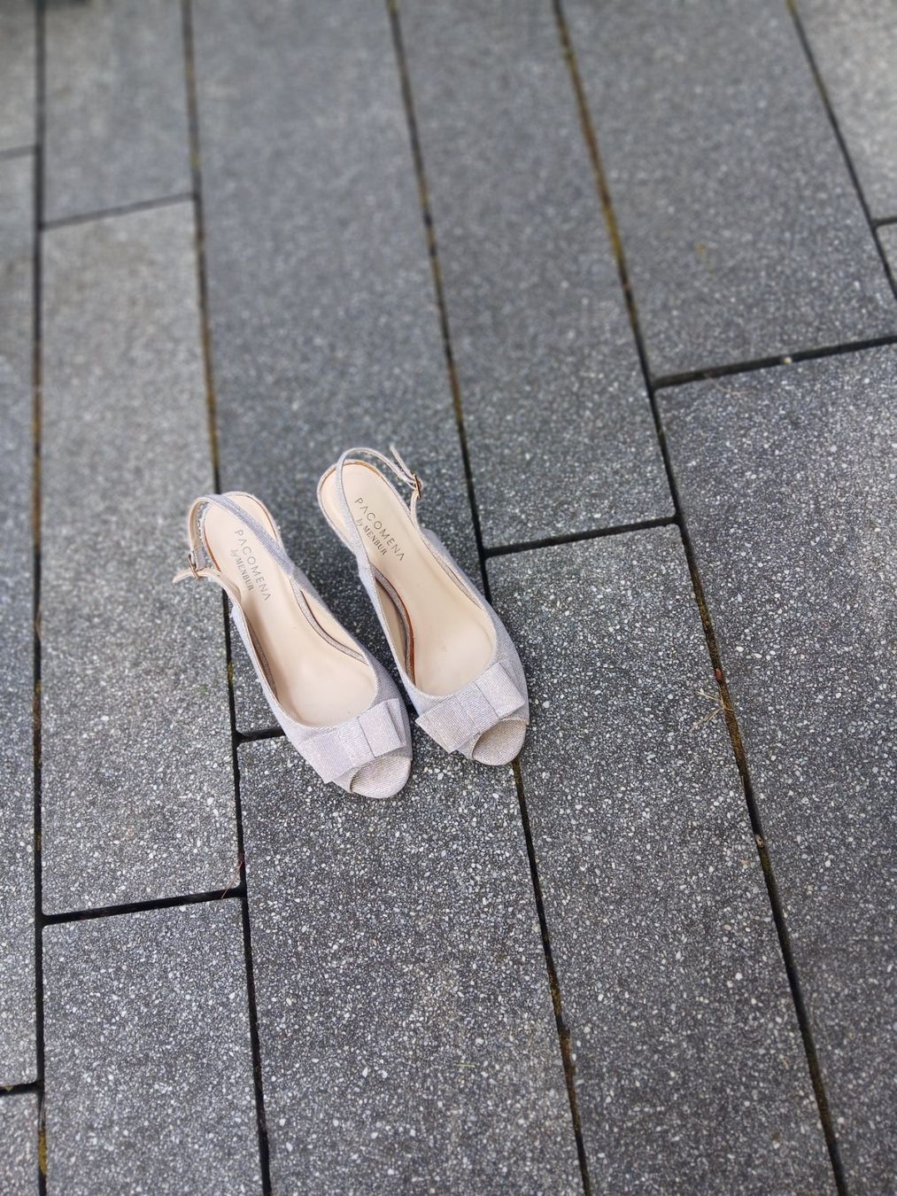 Chaussures femmes: Hochzeitsschuhe Grösse 38 mit Schleife – D'occasion à Wallisellen par eli_27nd 1