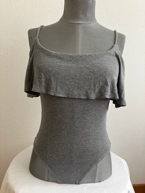 Boohoo Tops: Body Boohoo T 38 – Gebraucht aus Marin-Epagnier von rchouchouu