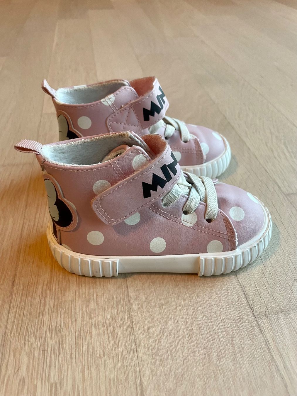 H&M Schuhe für Mädchen: Boots Minnie H&M Grösse 20/21 – Gebraucht aus Zürich von catutska 1