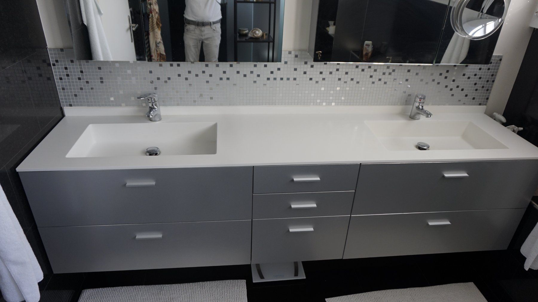 Mobili per bagno: Doppelwaschbecken mit Unterschrank Hängend – Usato da Röschenz venduto da anklint 3