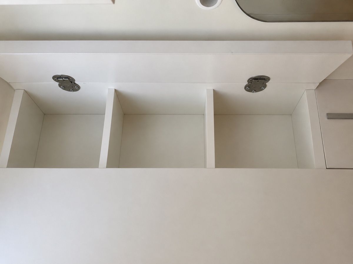 Tavoli da trucco: Schminktisch mit Spiegel, Schubladen und LED – Usato da Luzern venduto da fer_5lyj 2