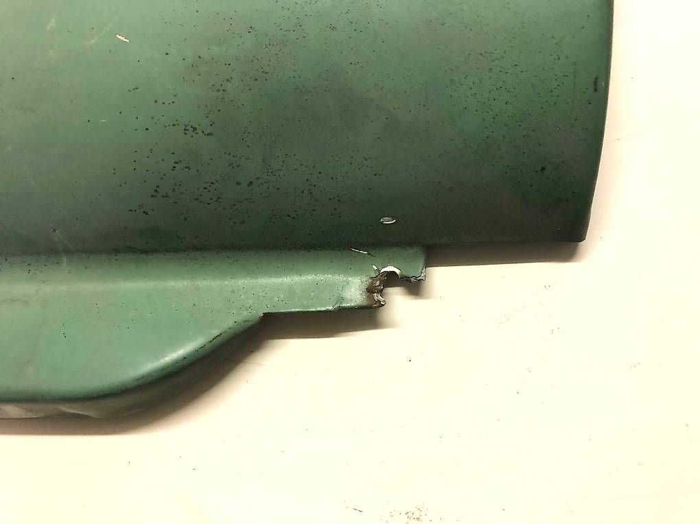 Tutti pezzi di ricambio auto: Land Rover Series 3 Apron Panel – Usato da Zürich venduto da cutyswiss 1