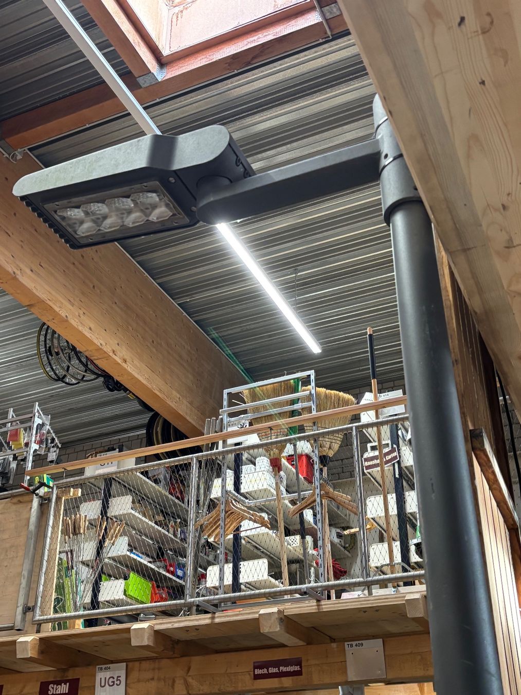 Lampen: 1x Industrielle LED Aussenleuchte, Strassenlampe, Laterne – Gebraucht aus Winterthur von ReUse_Baumarkt 3