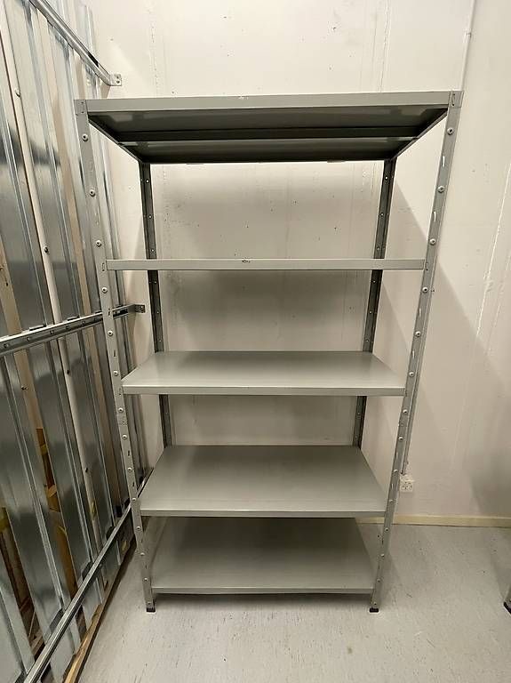 Scaffali: Steckregale aus Metall – Usato da Basel venduto da guldblomst