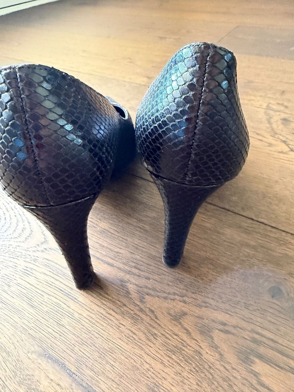 Scarpe da donna: Pumps Peter Kaiser Leder Schlangenoptik schwarz Gr. 38 – Nuovo (secondo la descrizione) da Muttenz venduto da flowers04 3