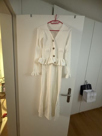 Neues Strickkleid-Set, Elfenbein, Grösse M, Elegant! (50)