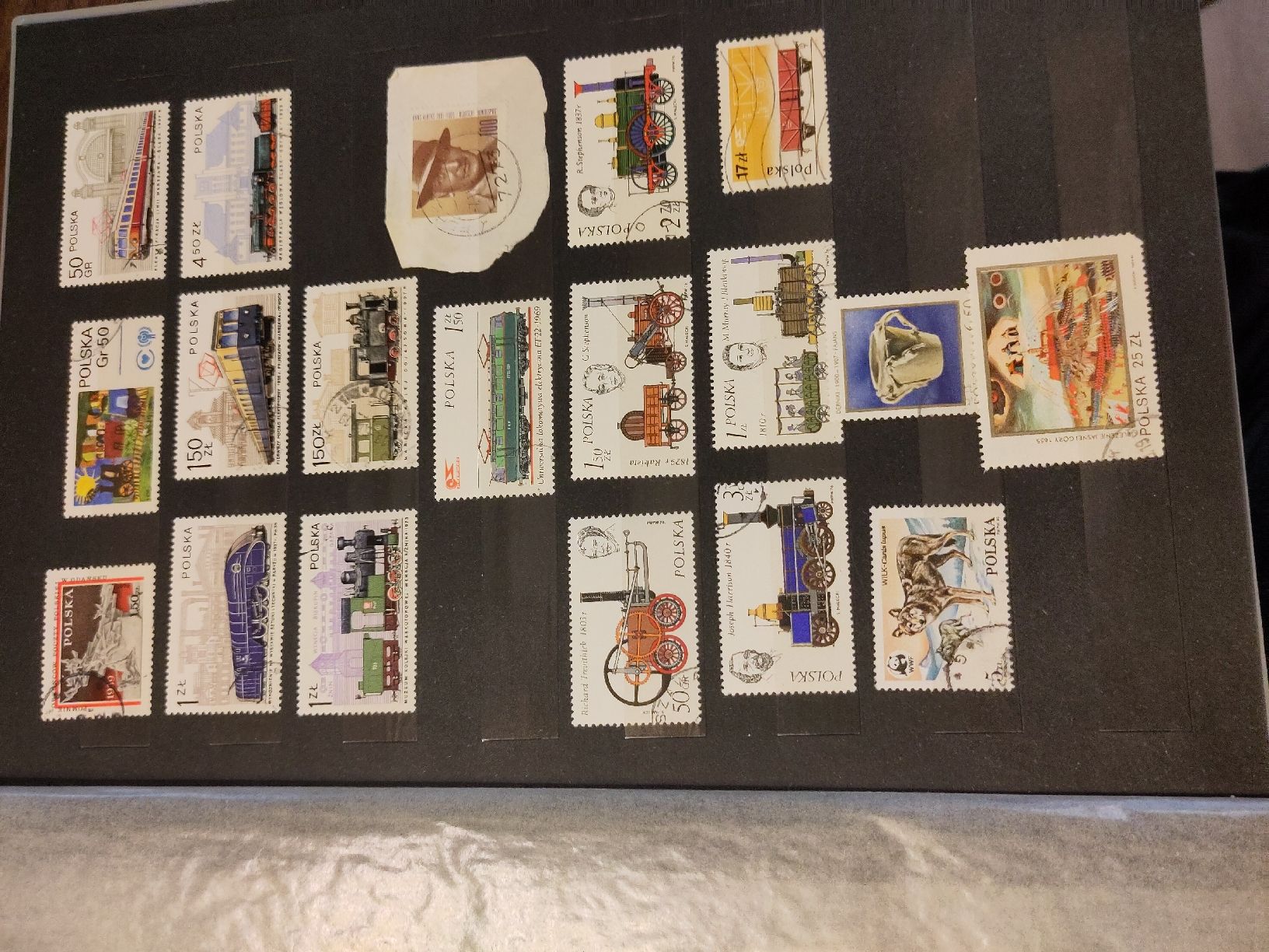 Tutti i francobolli: 400 alte Briefmarken – Usato da Bachs venduto da maykelrk 1