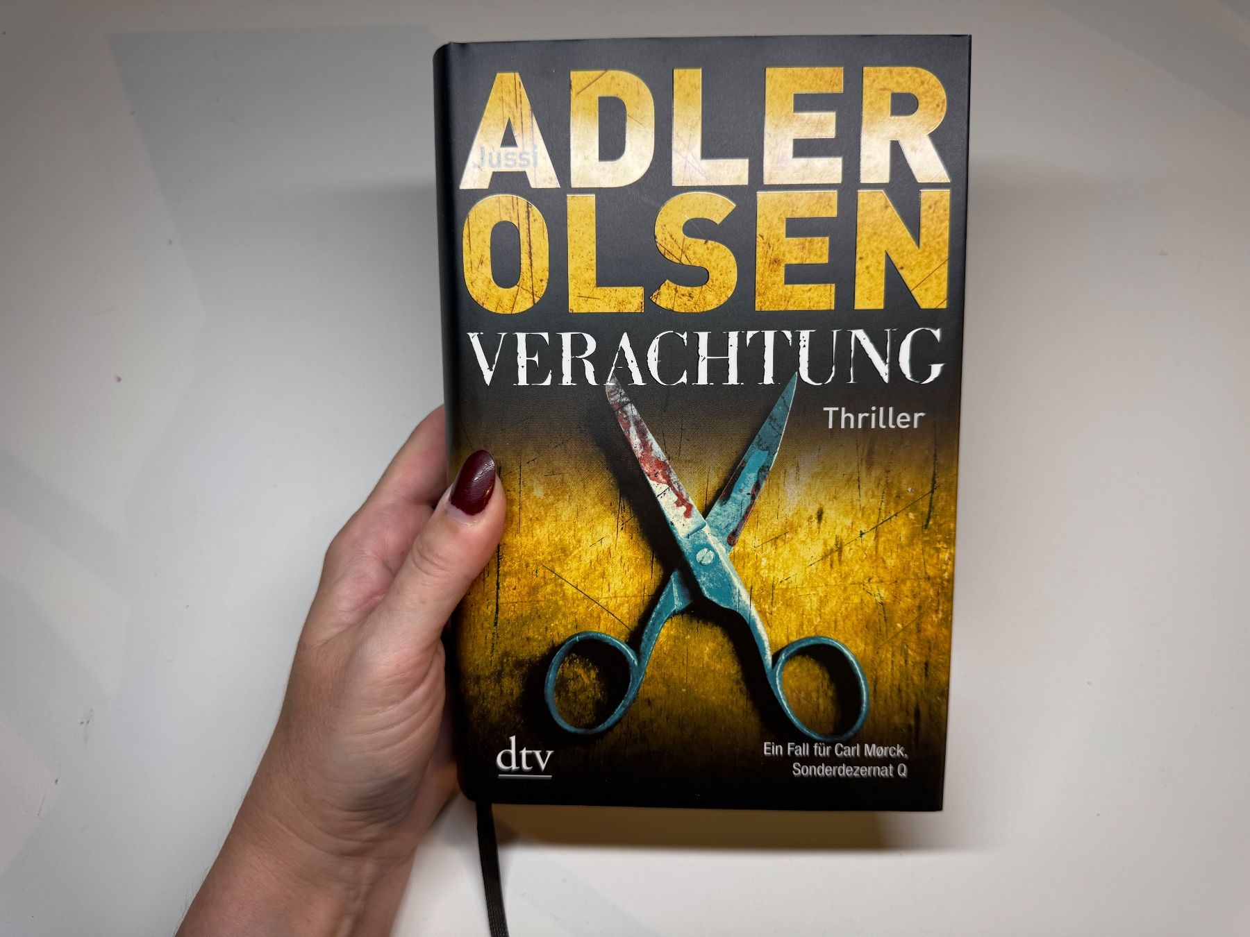 Libri: ROMAN: Adler Olsen, Verachtung – Usato da Grosswangen venduto da Deutsche_Romane