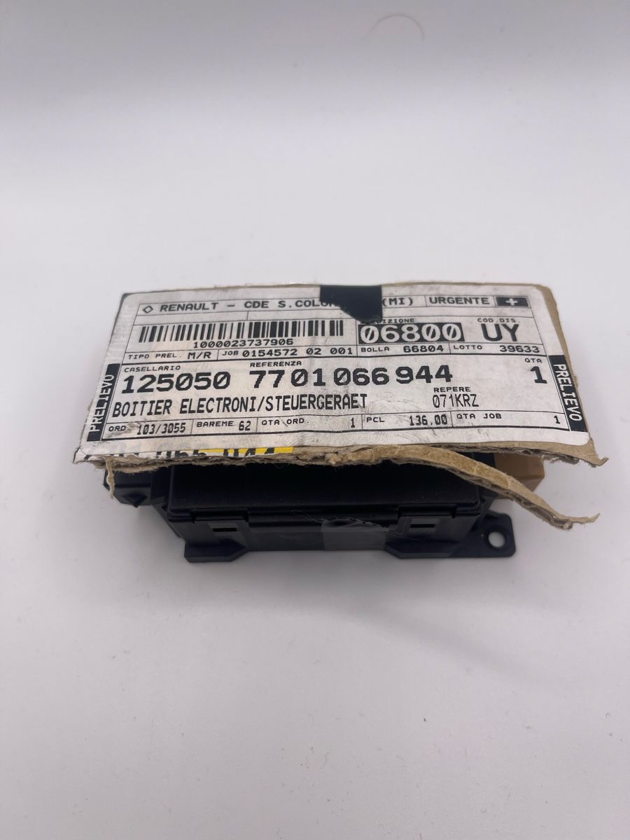 Renault Tutti pezzi di ricambio auto: Renault: Schiebedach Steuergerät 7701066944 – Nuovo (secondo la descrizione) da Märstetten venduto da AlienNova 3