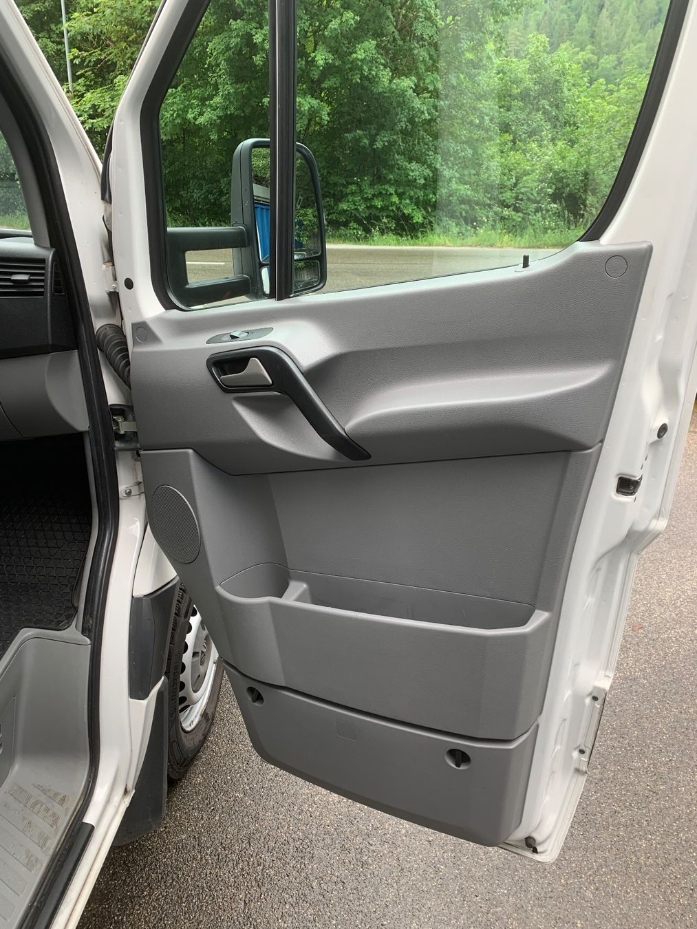 VW Veicoli commerciali: VW Crafter 35 Koffer mit Hebebühne ab MFK – Usato da Schaffhausen venduto da MesicMotors 8