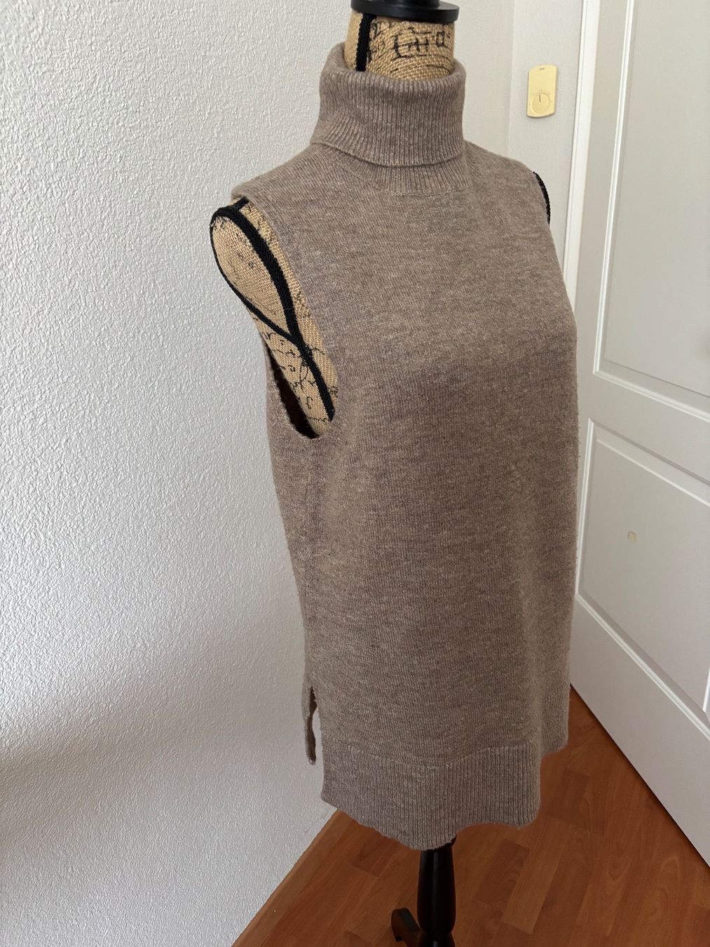 Gilets & Westen: Strick Pullunder L – Gebraucht aus Balsthal von Uroby 1