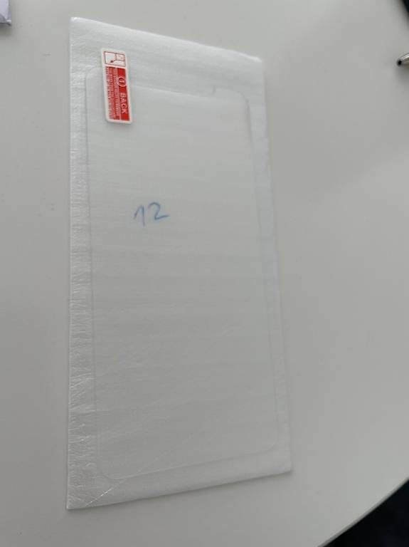 Cover & Protezioni schermo: iPhone 12 Panzer Glas  – Usato da Schliern b. Köniz venduto da rec_v6b5