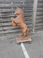 Massive Holzskulptur, Pferd 