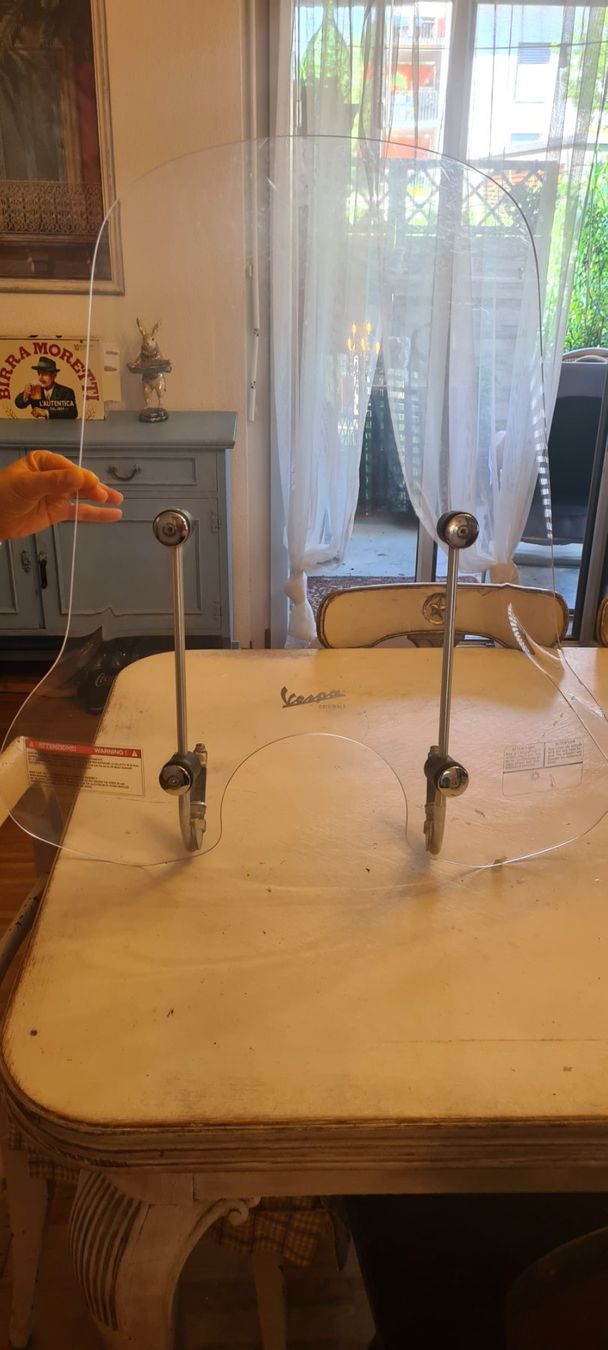 Vespa Toutes les pièces pour scooter: Windschutzscheibe Vespa Primavera – D'occasion à Schlieren par Noni19