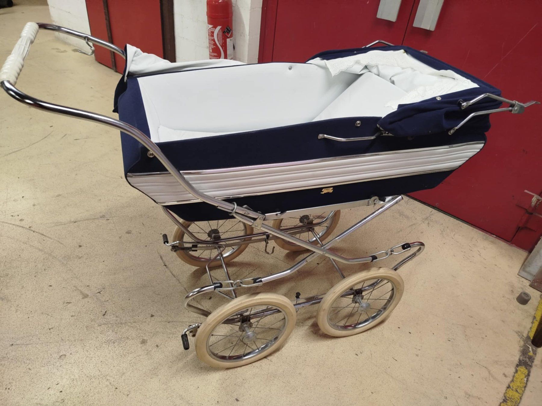 Kinderwagen: Poussette vintage – Gebraucht aus La Chaux-de-Fonds von Emmaus2300CDF 6