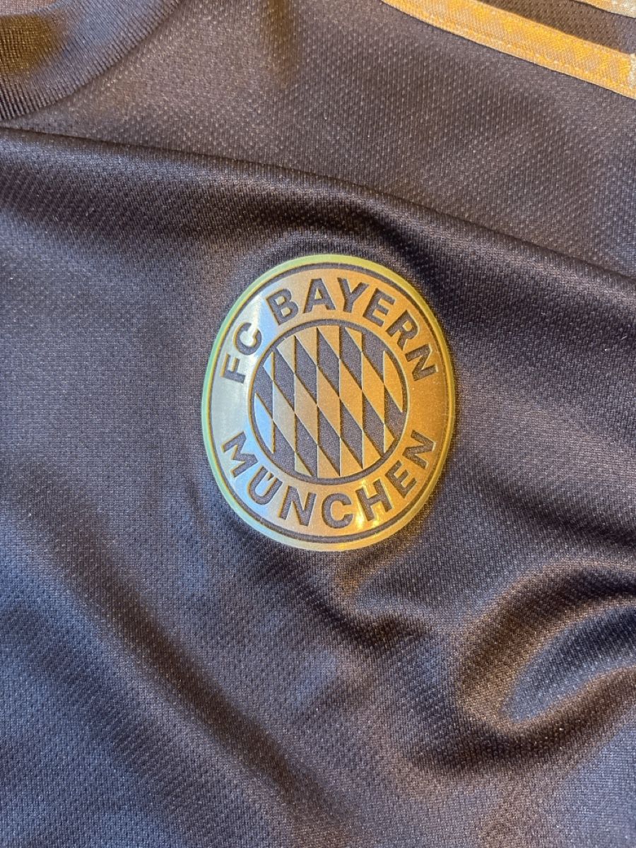 Bayern München Canottiere & Pantaloni: Fc Bayern Trikot Away 22/23 – Usato da Zürich venduto da User_99 2