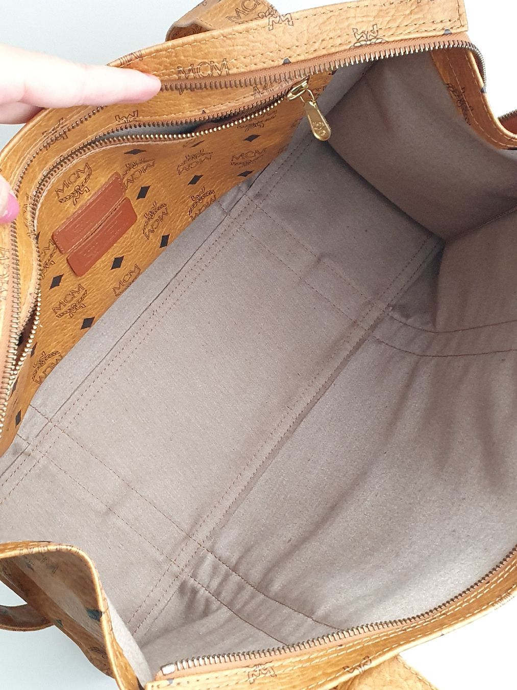 Mcm Borse da donna: MCM Shopper Medium Cognac Canvas – Usato da Niederteufen venduto da Mira_72 7