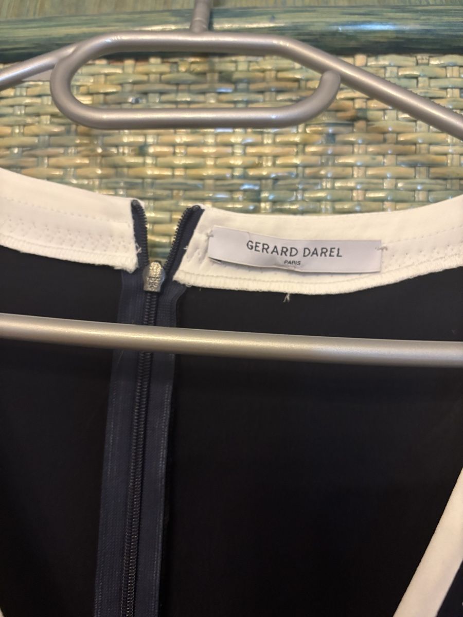 Gérard Darel Kleider: Robe Gérard Darel bleue et blanc chic, Taille 40 – Neu (gemäss Beschreibung) aus Genève von ati_tj8f 1