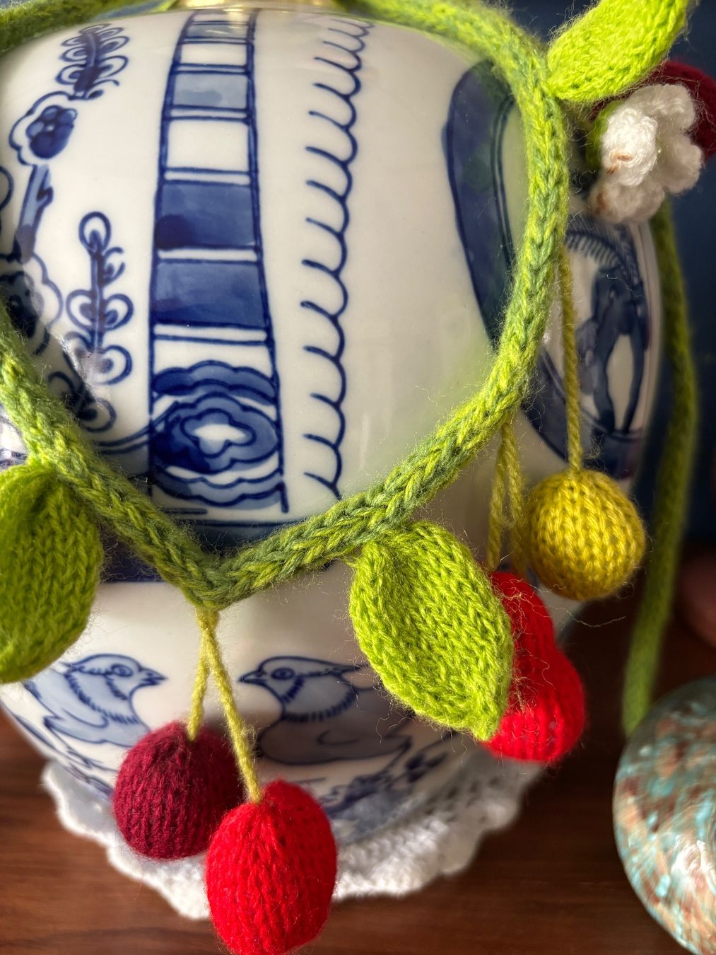 Catenine: Handgestricktes Halsschmuckstück "Kirschen" – Nuovo (secondo la descrizione) da Zürich venduto da STYLEHAUS 5