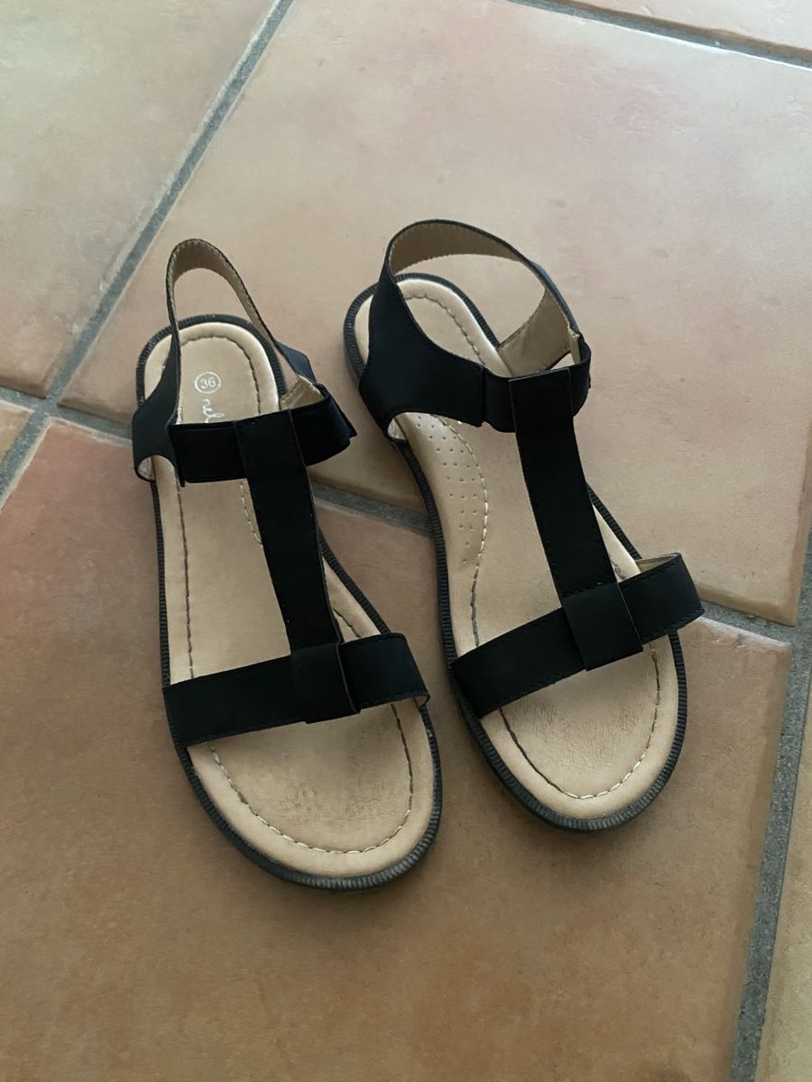 Scarpe per ragazze: Sandalen, schwarz, Gr. 36 – Usato da Dornach venduto da Dlimi