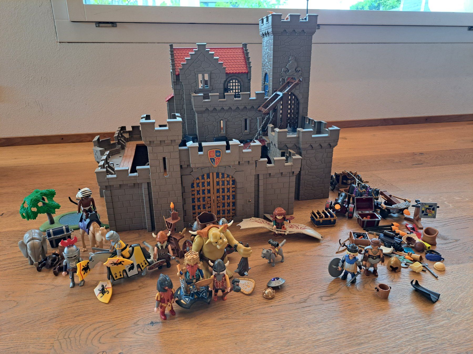 Playmobil Spielzeuge: PLAYMOBIL Ritterburg – Gebraucht aus Rickenbach LU von Ruwani