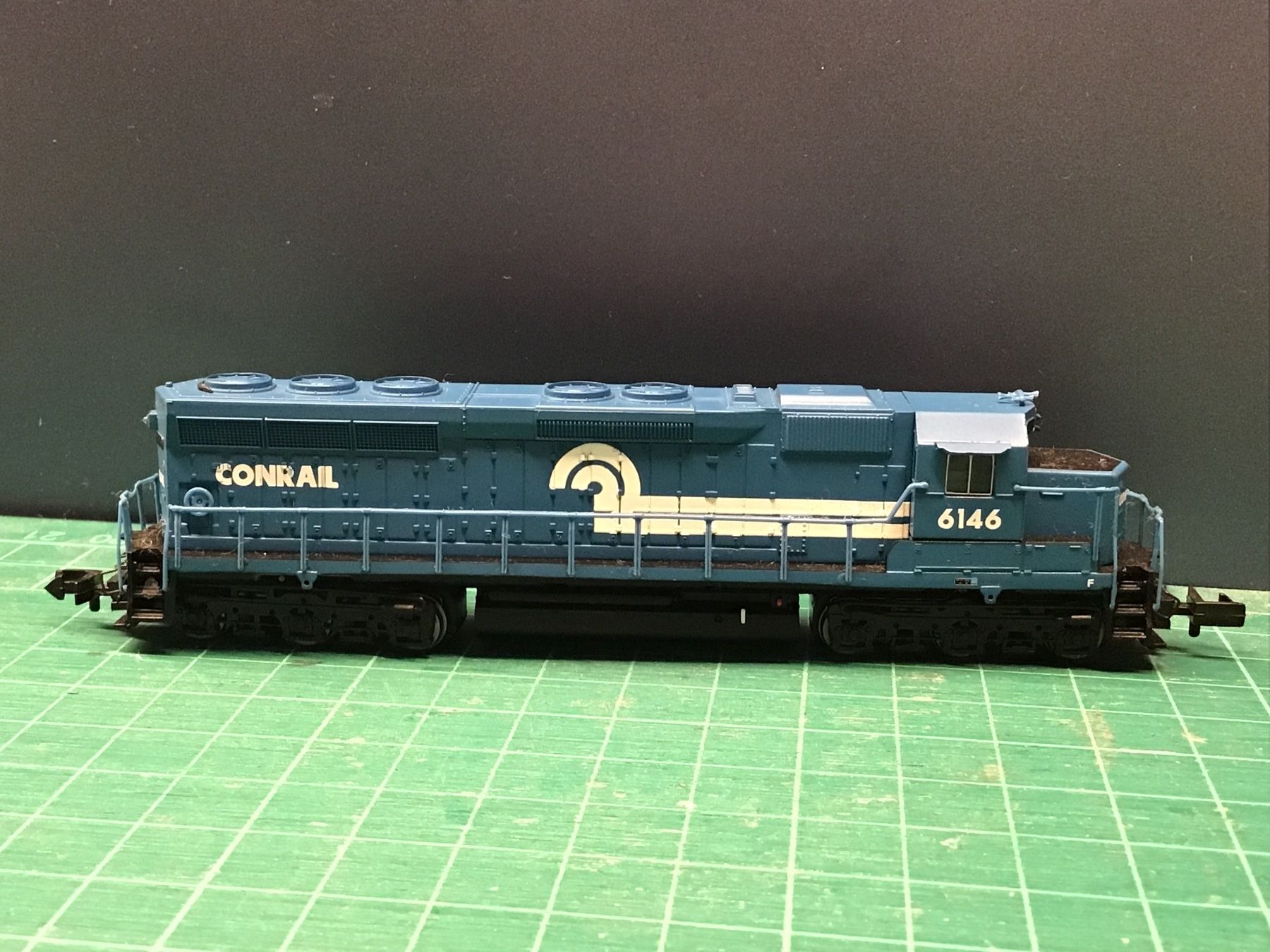 Modellini di ferrovie: Conrail Lokomotive 6146, Spur N – Usato da Männedorf venduto da Modell-Spezialisten 2