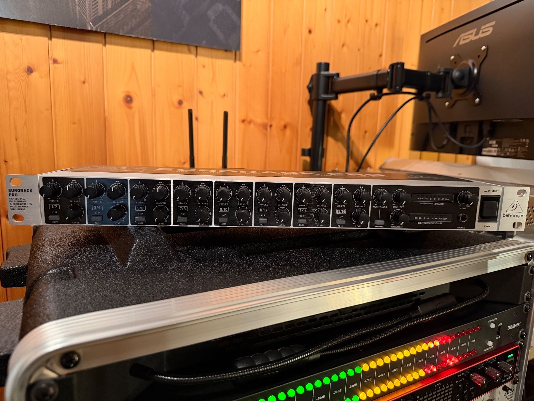 Behringer Mischpulte: Rackmixer Behringer RX1602 V2 – Neu (gemäss Beschreibung) aus Rothrist von Pham88