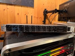 Rackmixer Behringer RX1602 V2