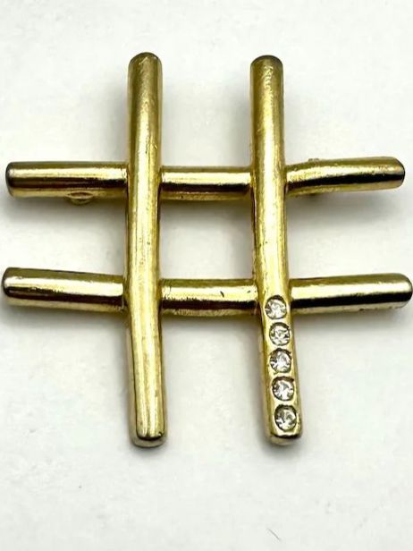 Spille & Fermagli: Vintage   Modernist Hashtag Brosche m. Swarowski Steinen – Usato da Beckenried venduto da SylvkensWorld 3