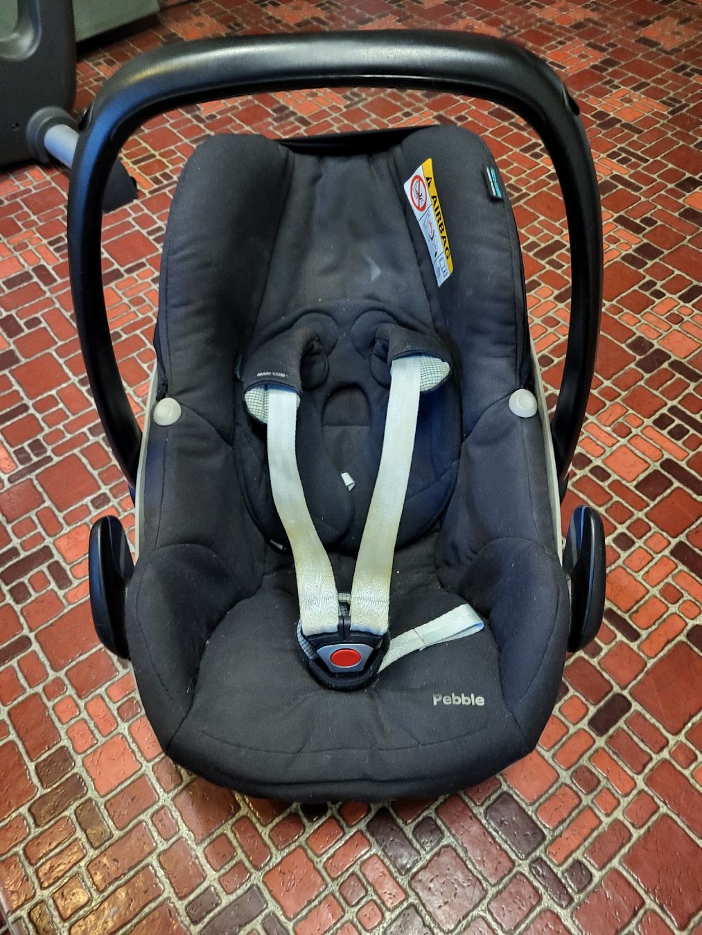 Maxi-Cosi Seggiolini per auto: Maxicosi Babyschale – Usato da Andelfingen venduto da Cornelia. 1