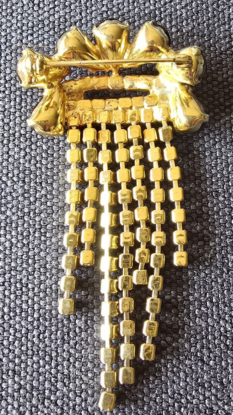 Spille & Fermagli: Brosche,  rot,  goldfarbig mit Glassteinen – Usato da Triesen venduto da Vanlie 1