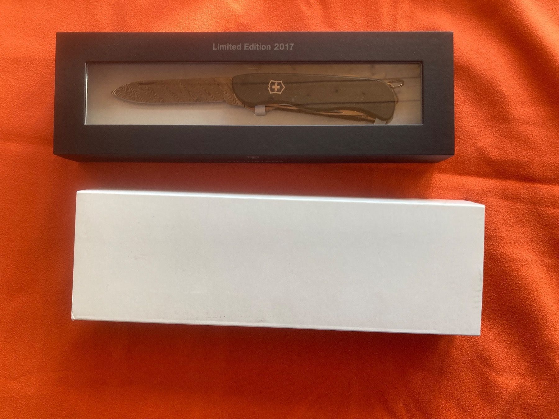 Victorinox Taschenmesser: Victorinox Damast 2017 Sammlermesser – Neu und originalverpackt aus Luzern von Skywalkerone 2