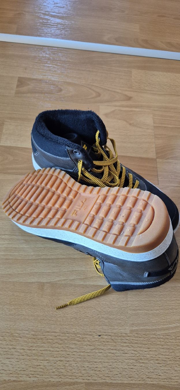 Scarpe da uomo: Chaussures Fila Pointure 43 – Usato da Moutier venduto da mai_pq7w 1