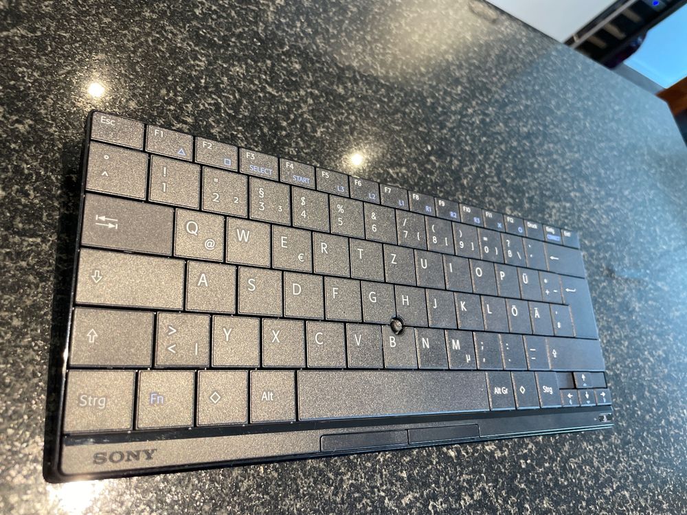 BLUETOOTH KEYBOARD MIT TRACKPOINT NEUWERTIG | Kaufen auf Ricardo