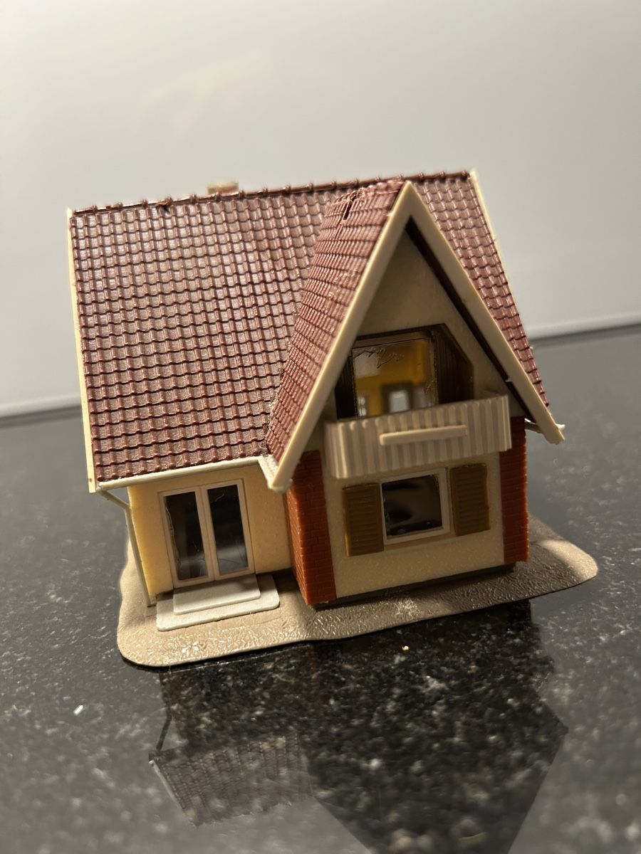 Faller Kit di modellismo & Modellini statici: Musterhaus / Casetta per modellismo – Usato da Tenero venduto da Laura-Pedu