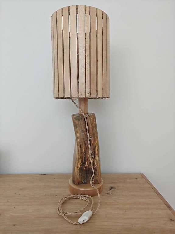 Lampes: Design Tischlampe aus Echtholz – Neuf (Voir description) à Schwyz par alex2909 1