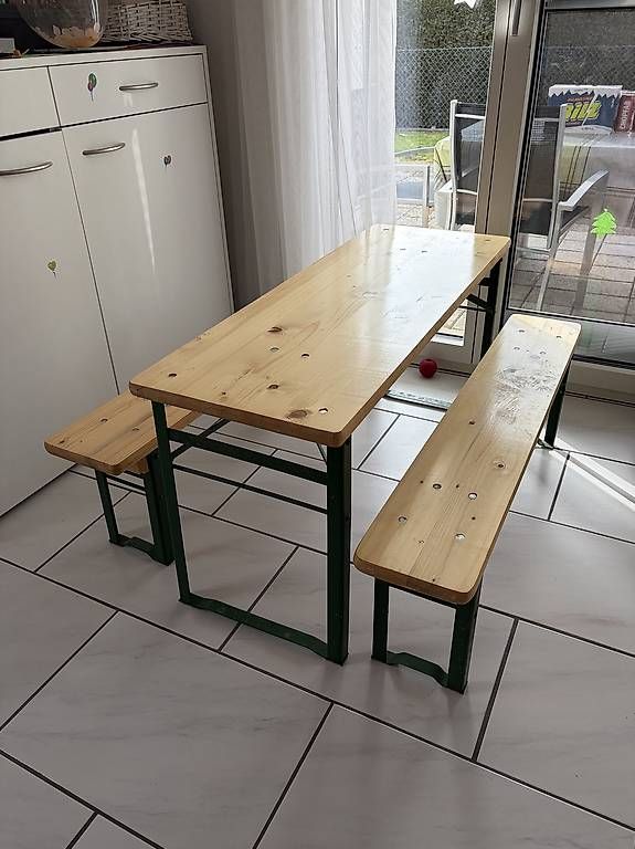 Set di tavolo e panche: Kinderfestbank – Usato da Wattwil venduto da Plusti01