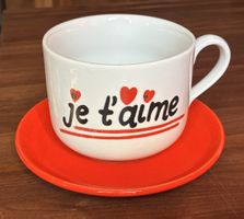 Grosse Tasse mit Unterteller Je t'aime weiss rot 10 cm