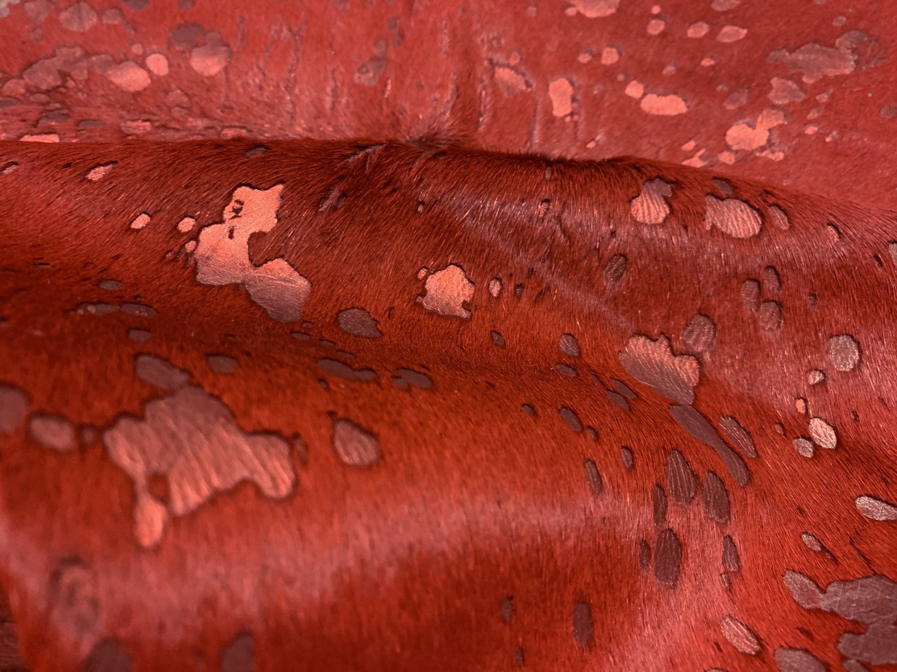 Tappeti: echtes Kalbfell Red metal – Nuovo e nell'imballaggio originale da Arbedo venduto da patagonialeatherrugs 1
