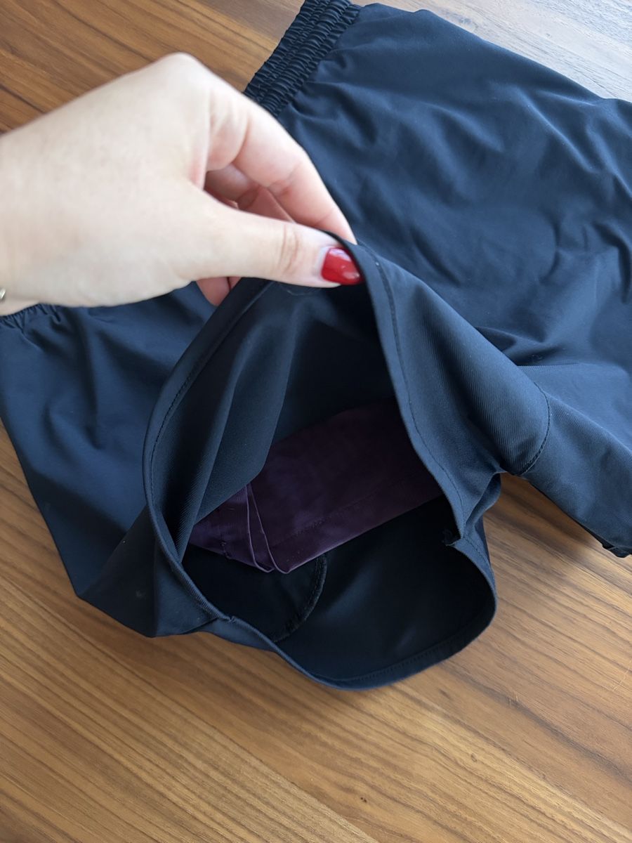 Lululemon Pantalons: Lululemon Shorts Grösse M – D'occasion à Zürich par nadinegmd 2