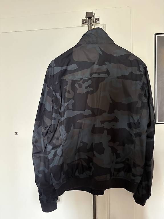 Giacche: Woolrich - Veste réversible camo / bleu Taille M – Usato da Geneve venduto da tom_d7f8 1