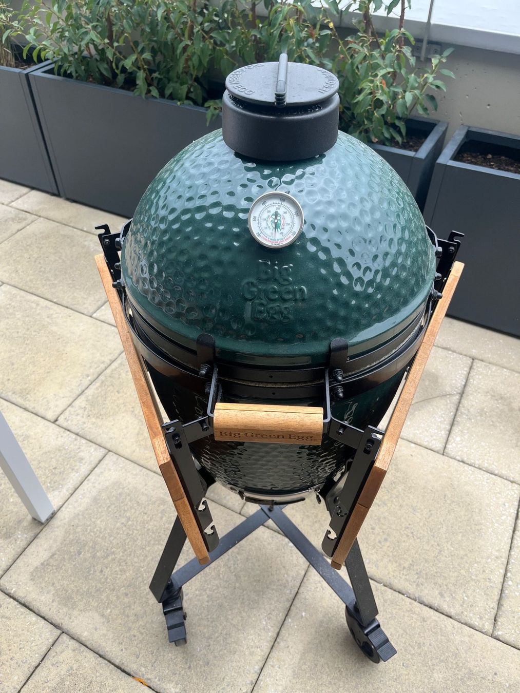 Big Green Egg Griglie: Big Green Egg Small mit Zubehör – Usato da Wangen b. Olten venduto da ricochet56