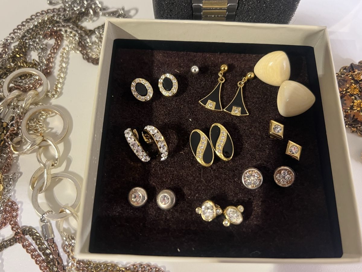 Sonstiger Schmuck: Lot de bijoux +1 montre Tissot – Gebraucht aus St-Pierre-Clages von ste_xk6p 4