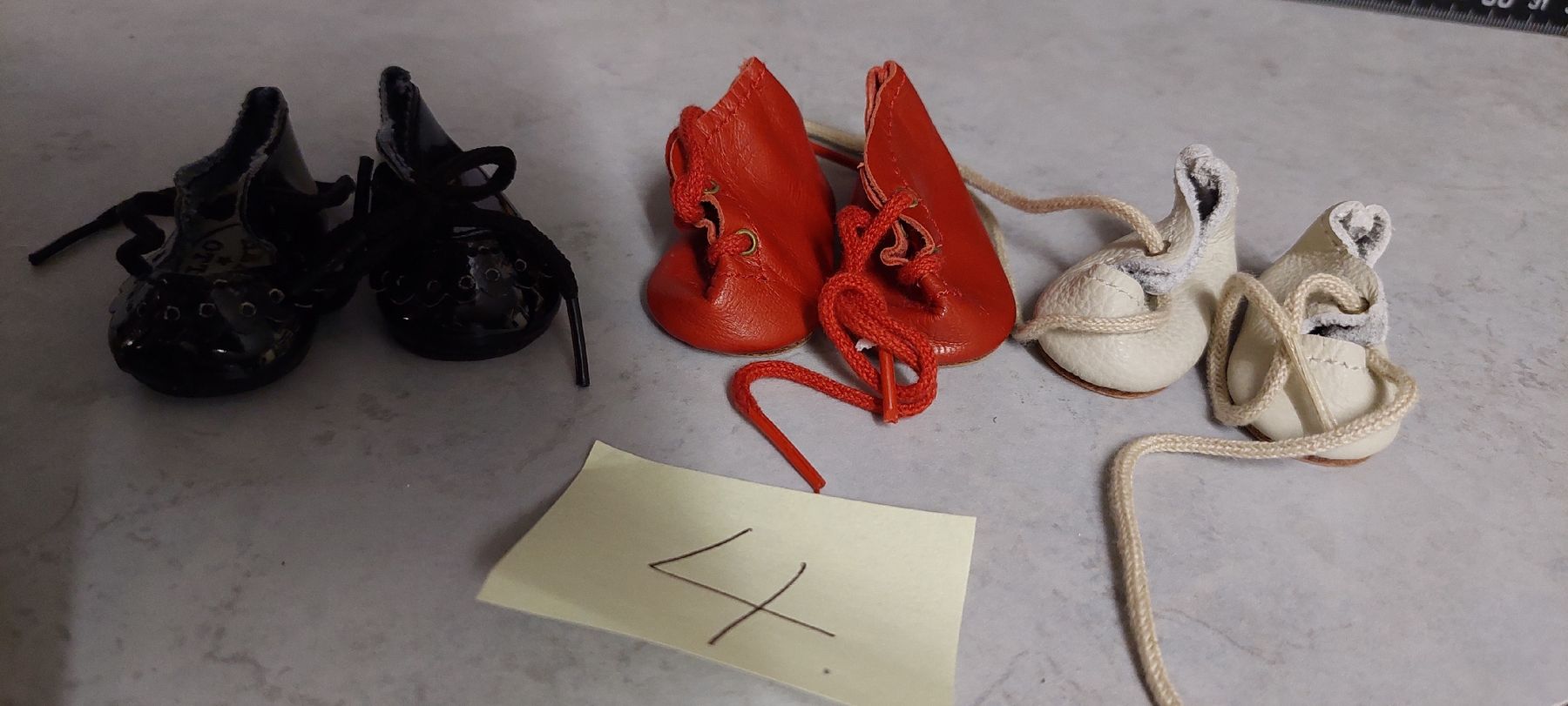 Puppen: Puppenschuhe – Gebraucht aus Muri AG von nindo1 6
