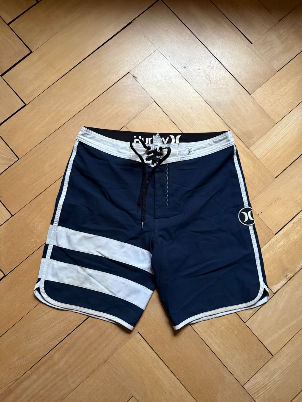 Costumi da bagno: HURLEY - Badehose dunkelblau-weiss 32 – Usato da Zürich venduto da Diazaio