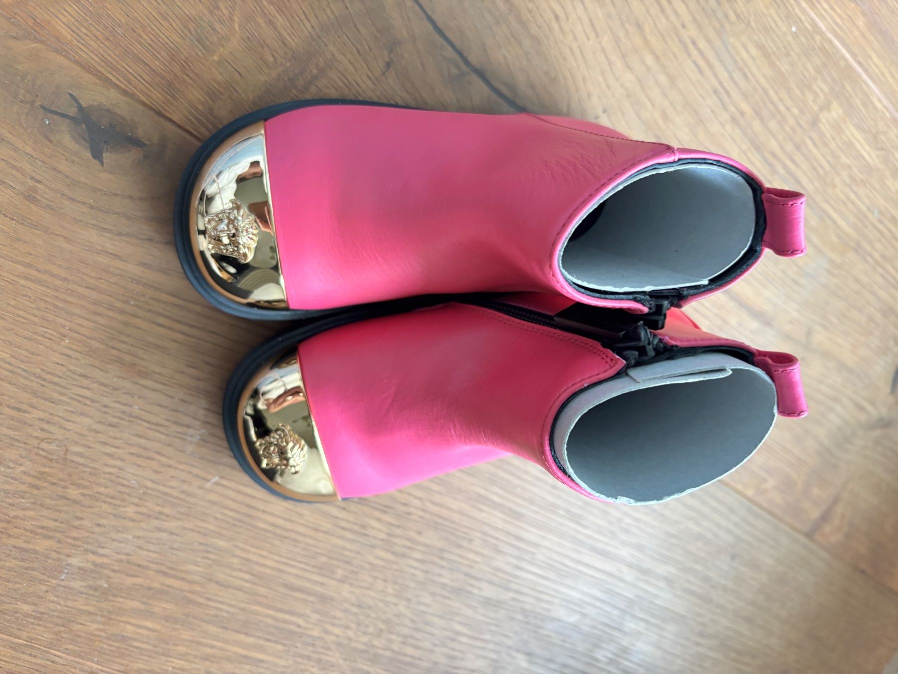Versace Scarpe per ragazze: Brand new Versace leather boots size 23 – Nuovo e nell'imballaggio originale da Cham venduto da ppl_8lbl 6